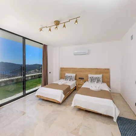 Luxury Sea View W Pool Near In Villa